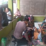 Polri “All Out” Evakuasi, Hadirkan Randurlap dan Patroli Kesehatan Door to Door untuk Korban Banjir Karawang