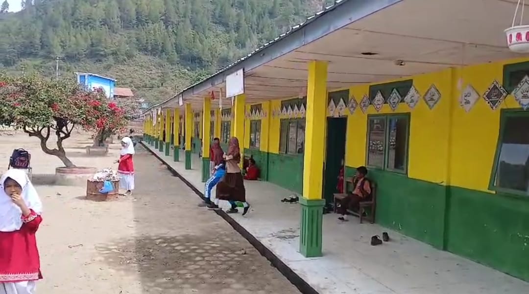Lumpuh pasca Banjir, Proses Belajar – Mengajar SDN 9 Takengon kembali pulih