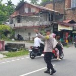 Gatur Pagi Polsek Tapaktuan, Hadirkan Keamanan dan Kelancaran Lalin di Jam Sibuk