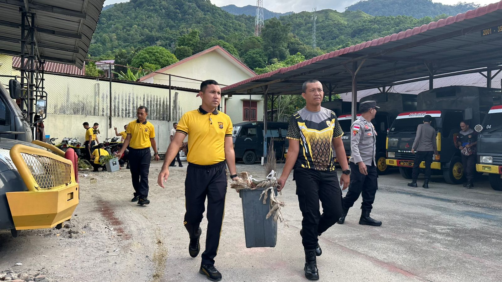 Jumat Bersih, Personel Polres Aceh Selatan Laksanakan Kurve Usai Apel Pagi