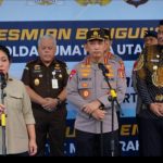 Hadiri Pelepasan 22 Kontainer Bantuan Kemanusiaan Korban Bencana Sumatra, Ketua Komisi IV DPR RI Apresiasi Polri