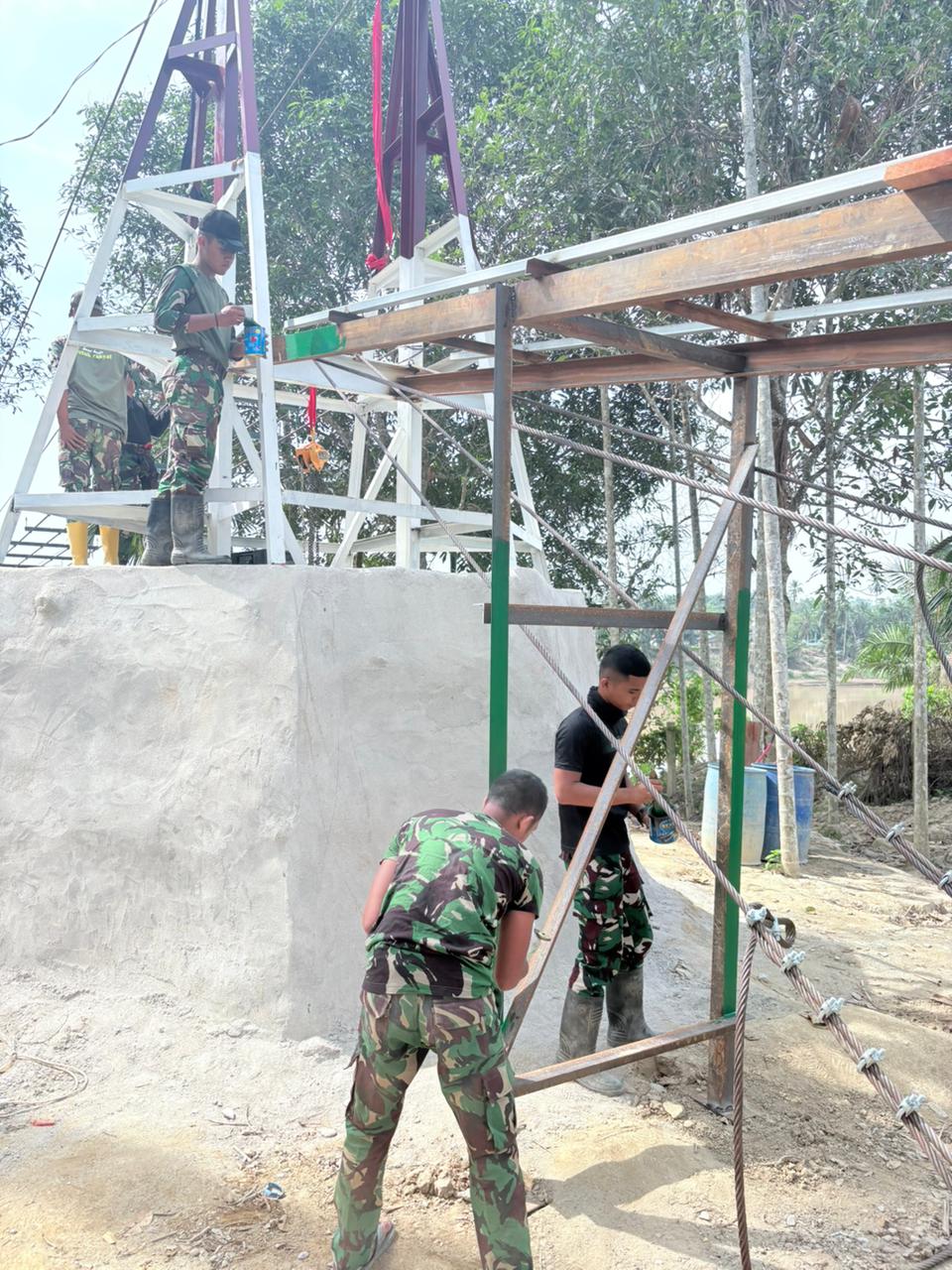 TNI percepat Bangun Jembatan Gantung Garuda penghubung Dua Desa di Aceh Tamiang