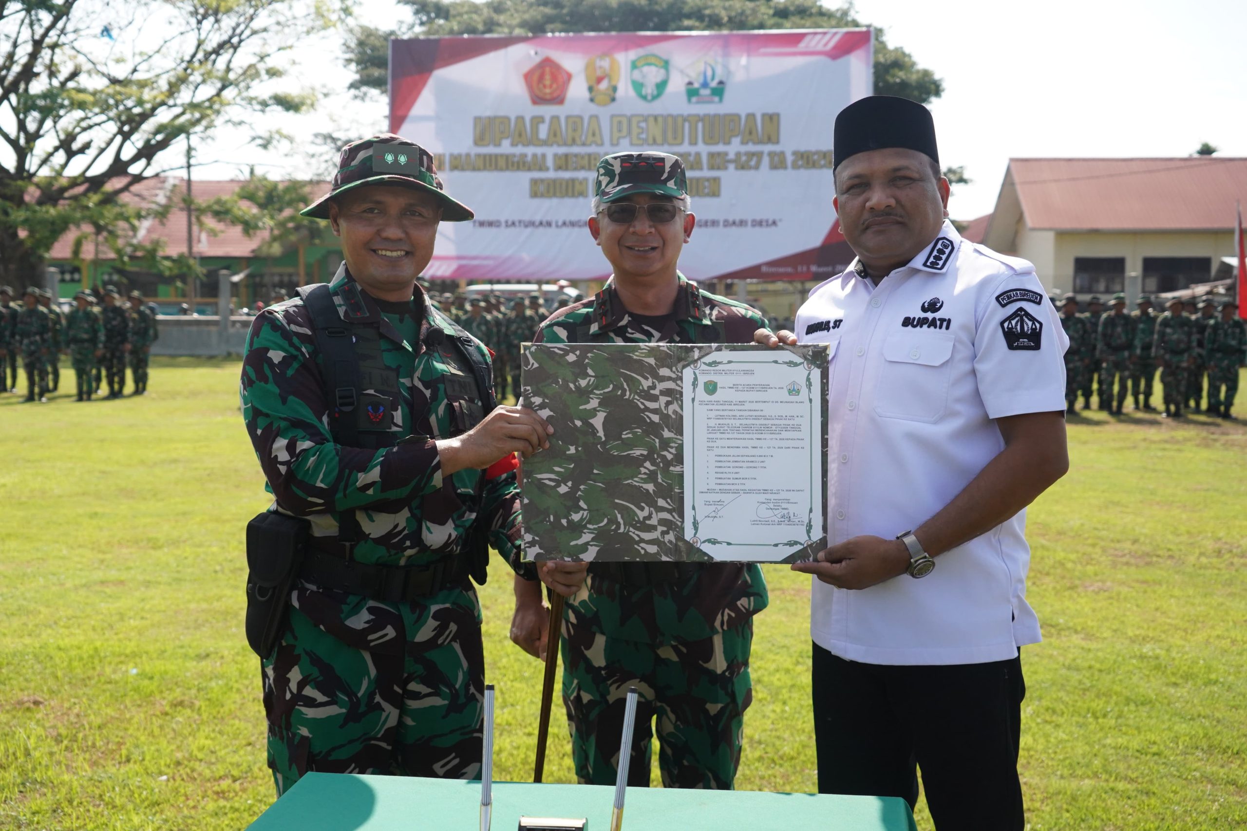 Pangdam IM Tutup TMMD ke-127 di Bireuen, Tegaskan Pembangunan Nasional Harus Dimulai dari Desa