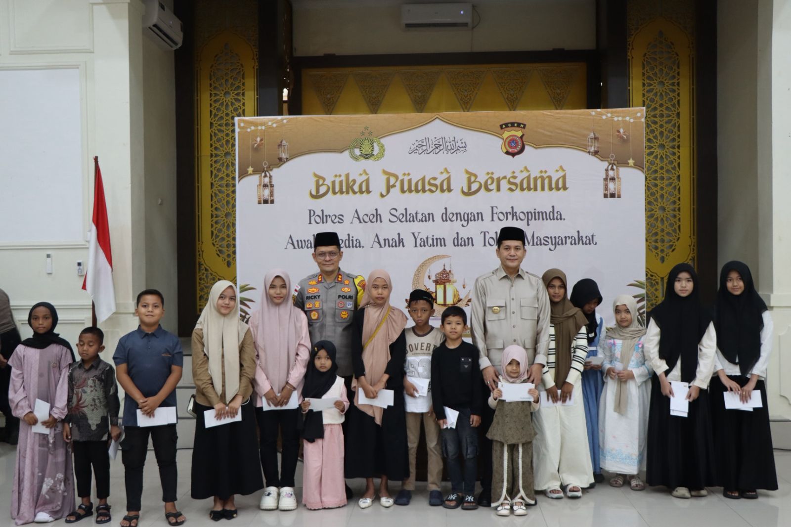 Polres Aceh Selatan Gelar Buka Puasa Bersama Forkopimda, Awak Media, Anak Yatim dan Tokoh Masyarakat