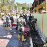 Kodim 0119/Bener Meriah dan Yonif 114/SM Bersihkan Parit, Antisipasi Banjir