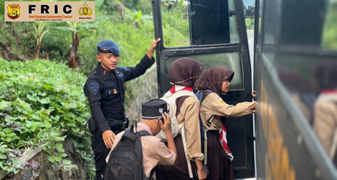 ‎Bus Sekolah Gratis Batalyon D Pelopor, Langkah Nyata Sat Brimob Polda Jabar Dukung Pendidikan