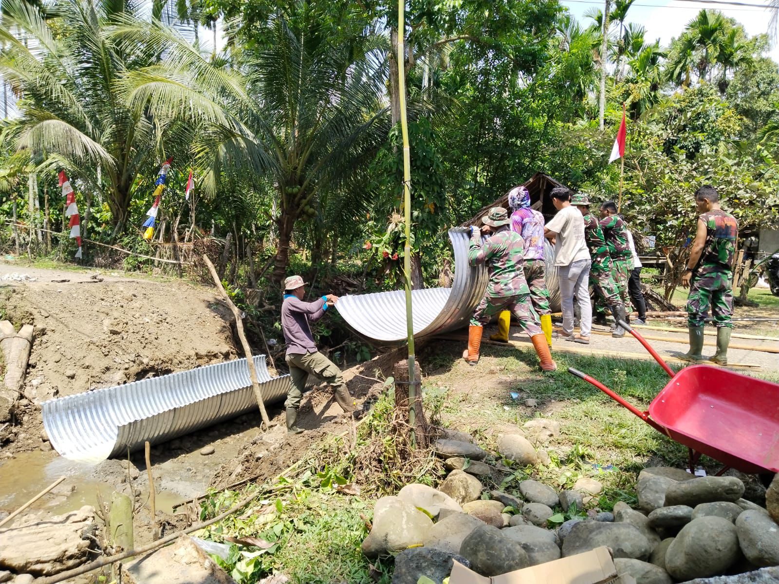TNI Dukung Kebijakan Pemerintah bangun jembatan Armco di Pidie Jaya