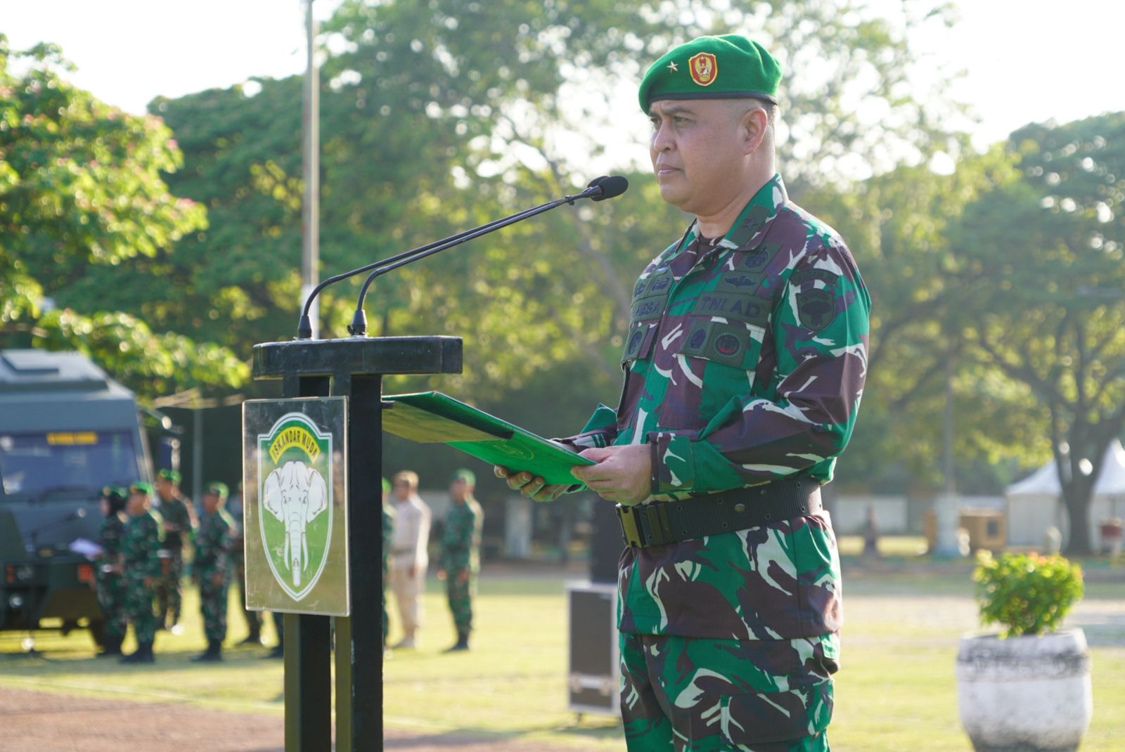 Kapok Sahli Pangdam IM Pimpin Upacara Bulanan di Blang Padang Banda Aceh