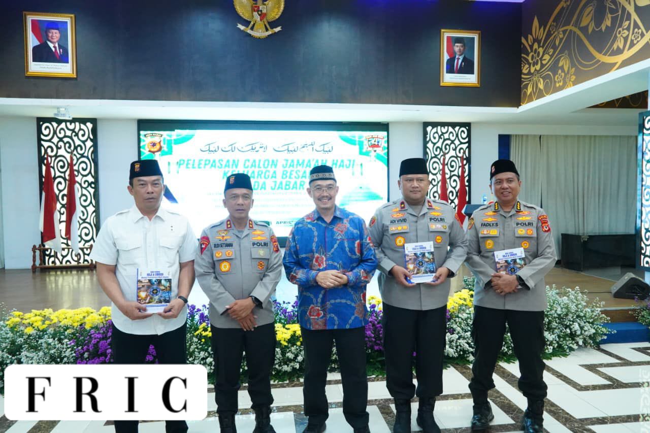 Kapolda Jabar Lepas 120 Calon Jamaah Haji Keluarga Besar Polda Jabar