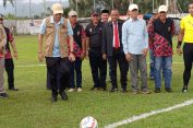 Buka Turnamen Sepak Bola Mawar Cup I, Bupati Mirwan: Berikan Dukungan kepada Tim dengan cara Sportif