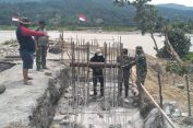 Personel TNI bangun Jembatan Gantung Perintis di Aceh Tenggara, Progres Capai 13,45 Persen