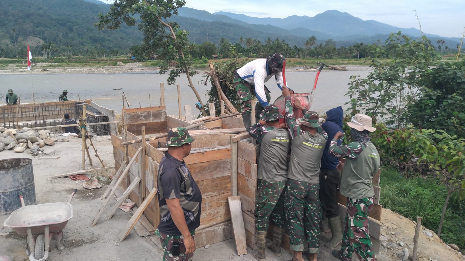 Pembangunan Jembatan Gantung Perintis di Aceh Tenggara Capai 17,24 Persen, Sinergi TNI dan Masyarakat Kian Solid