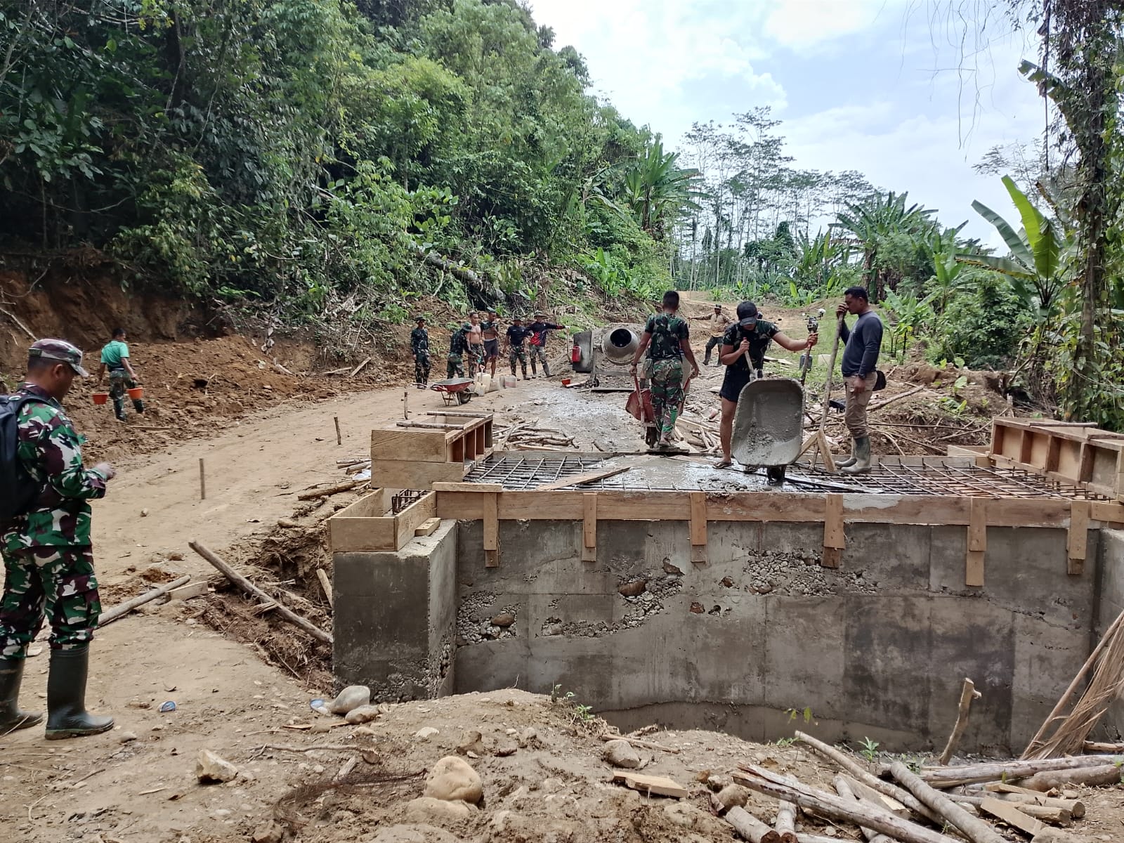 Satgas TMMD Reguler Ke-128 Kodim 0117/Aceh Tamiang percepat Pembangunan di Desa Suka Makmur dan Baling Karang